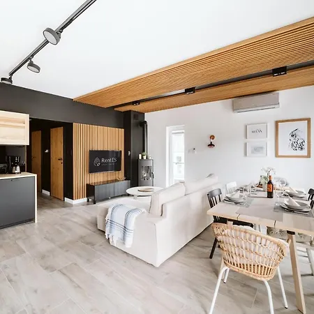 Rentes 15 Apartment