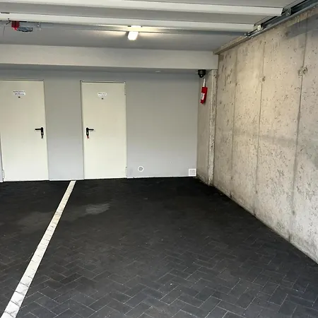 Rentes 15 Apartment *